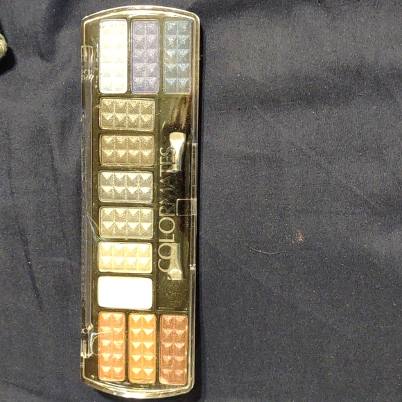 Colormates eyeshadow - Picture 2 of 2